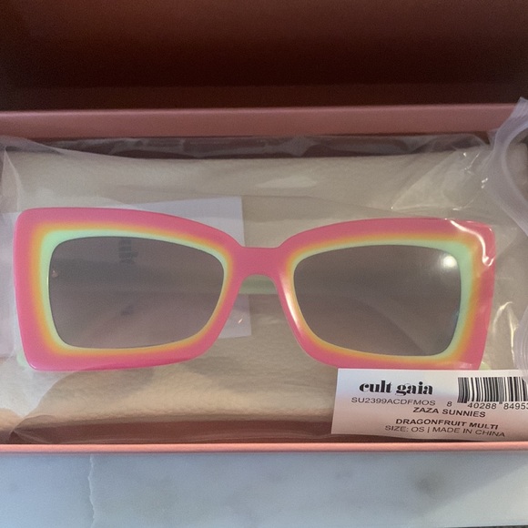 Cult Gaia ZaZa Sunglasses in Dragonfruit - Picture 9 of 10